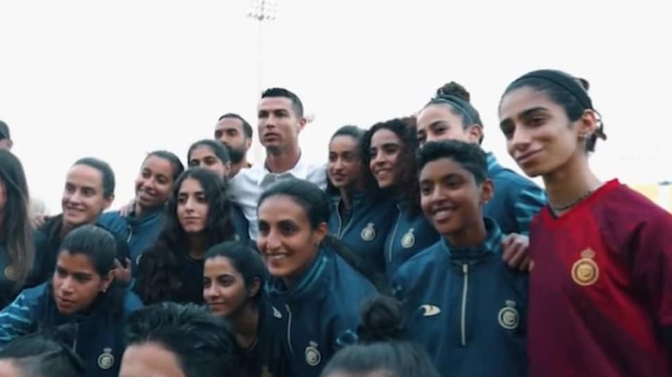 Amid Criticism From Al Nassr Fans, Cristiano Ronaldo Meets Club&#039;s Women&#039;s Team and Gives Motivating Speech - Watch Video Here