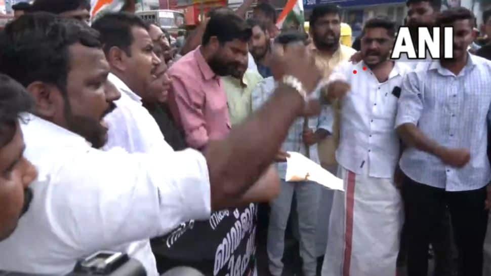 Kerala: Youth Congress Workers Burn State Budget Papers as Protest Against &#039;Tax Terrorism&#039;