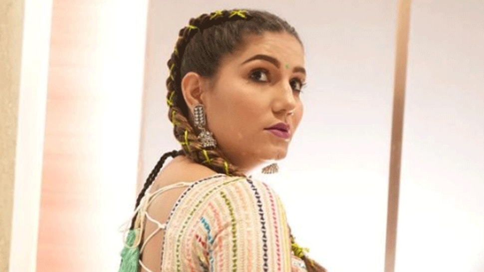 Xxxx Sapna Choudhary Sexy Bp - Haryanvi Dancer Sapna Choudhary Accused of Torturing Sister-In-law,  Demanding Creta car in Dowry, FIR filed | People News | Zee News