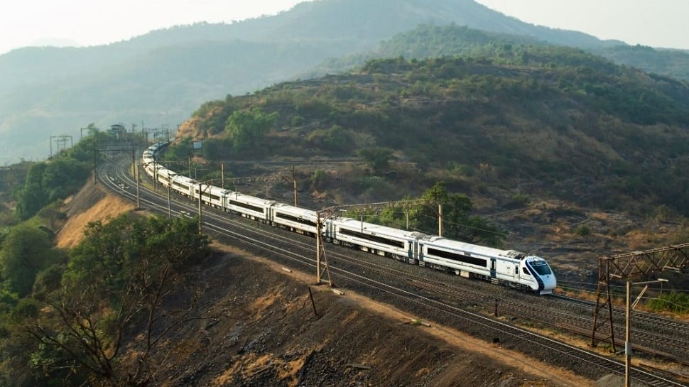WATCH: Vande Bharat Express Climbs Maharashtra&#039;s Steep Western Ghats With Ease