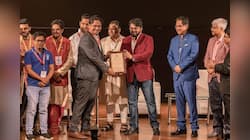 Babul Supriyo honours INVESMATE for guiding stock market aspirants