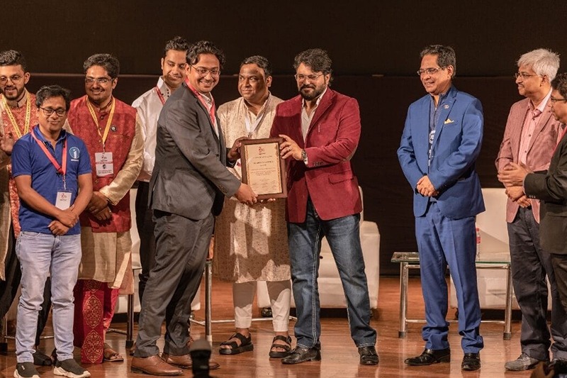 Babul Supriyo honours INVESMATE for guiding stock market aspirants Babul Supriyo honours INVESMATE for guiding stock market aspirants