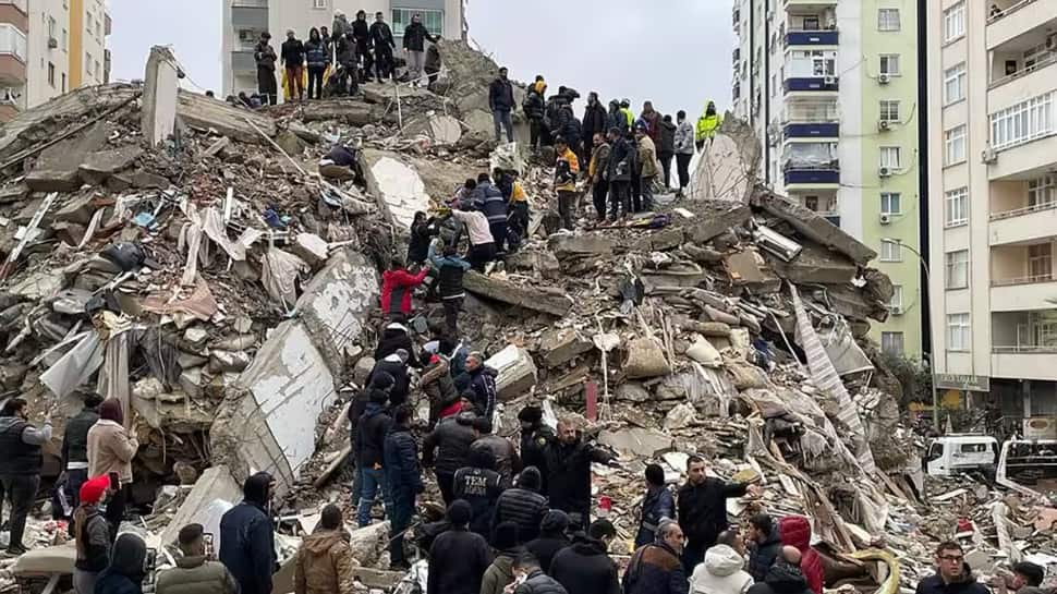 Turkey-Syria Earthquake Death Toll Over 7,800; Bad Weather Hampers Rescue Ops