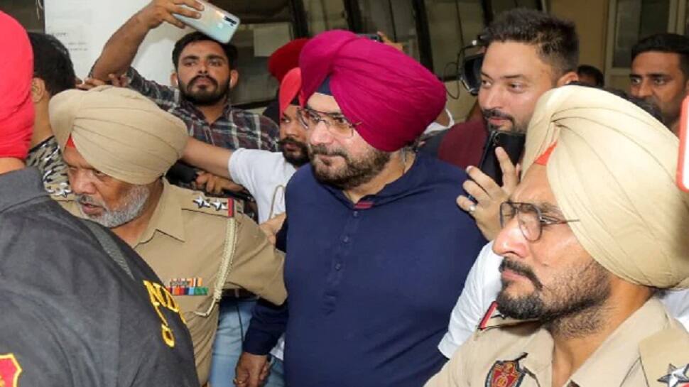 Trouble Mounts for Navjot Singh Sidhu, Punjab Govt Removes Home Security of Congress Leader From Patiala Kothi