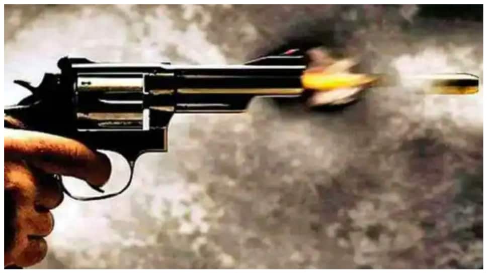 One-Sided Lover Opens Fire on Woman at Indore Railway Station, 21-Year-old Injured Trying to Save her