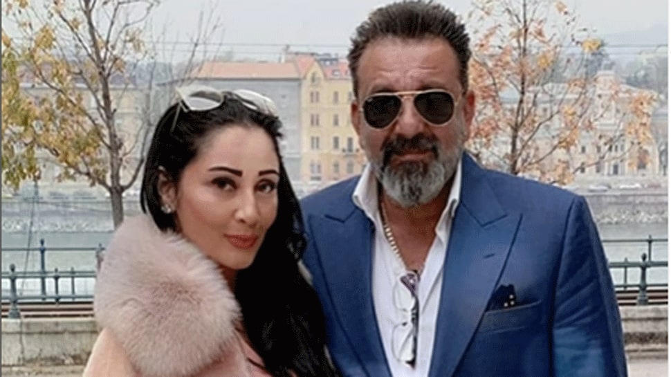 Sanjay Dutt Gets Brutally Trolled For &#039;Drunk Dance&#039; With Wife Manyata Dutt on Wedding Anniversary, Daughter Trishala Dutt Extends Wishes