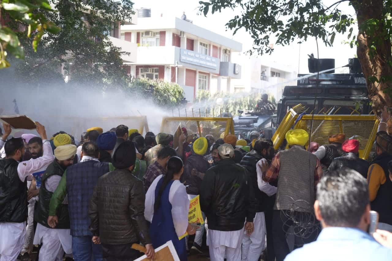 Water Cannon Used Against AAP Workers Protesting Over Adani Issue In Chandigarh