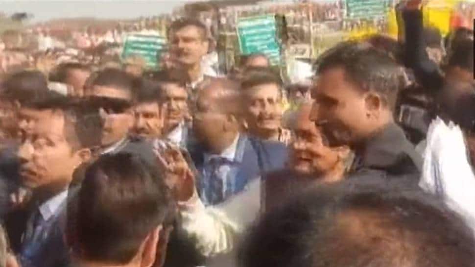 Chair-Attack On Nitish Kumar In Bihar&#039;s Aurangabad - WATCH VIDEO