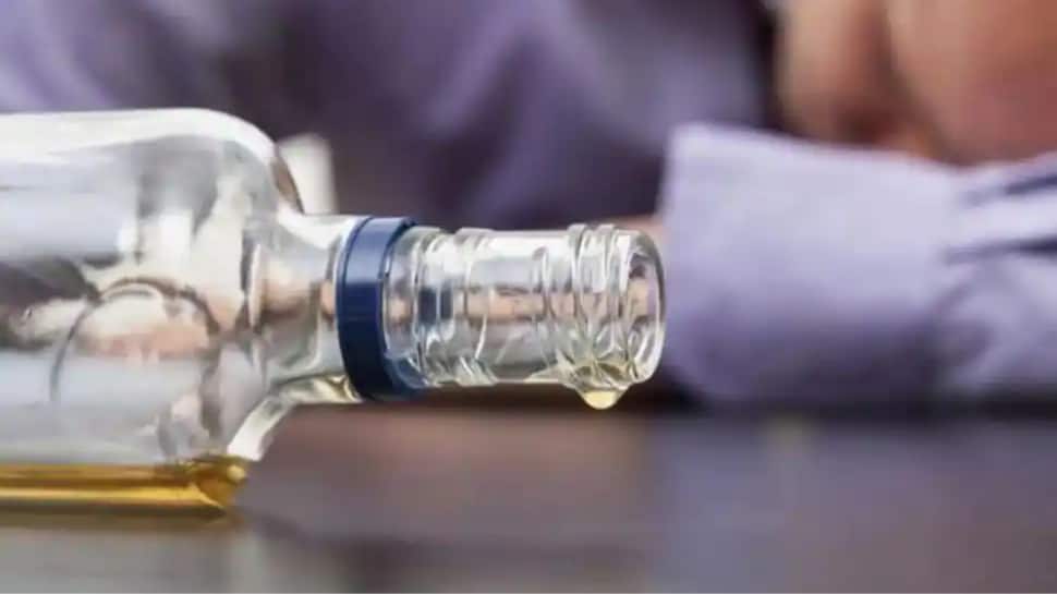 UP man Dies After Taking up Challenge to Drink Three Quarters of Desi Liquor in 10 Minutes