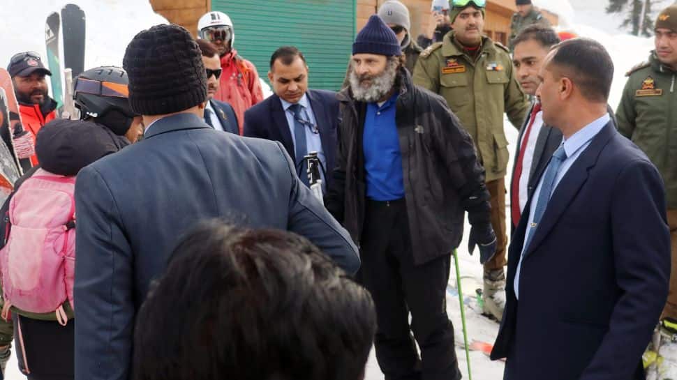 Watch: Rahul Gandhi Goes Skiing in J&K's Gulmarg After Bharat Jodo Yatra - Vimarsana News
