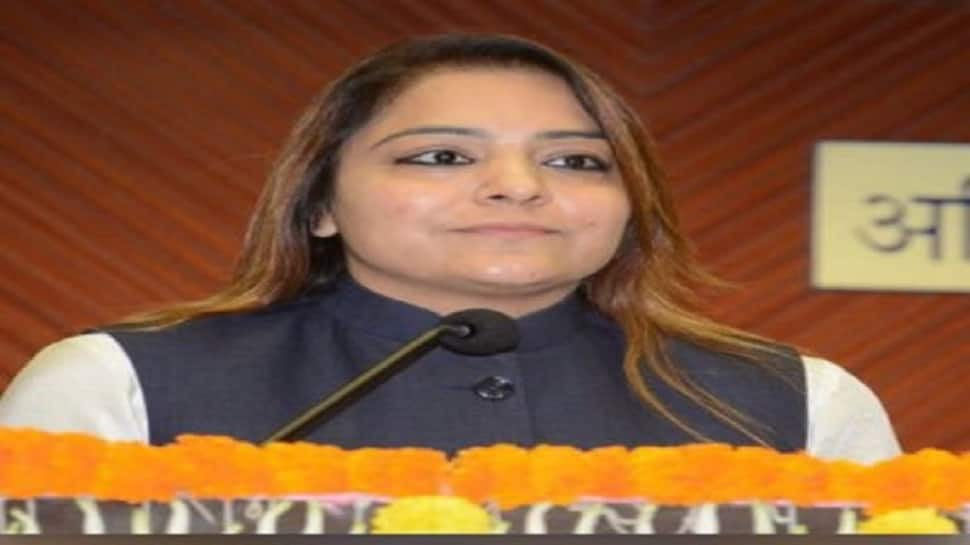 delhi-mayor-election-2023-who-is-shelly-oberoi-know-all-about-new