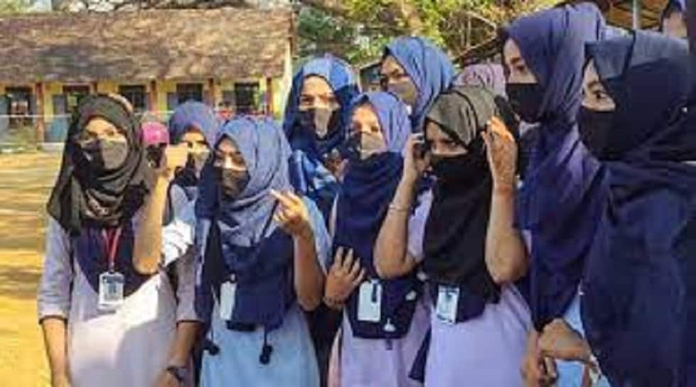 Karnataka Hijab Ban Row: Girls Move Supreme Court for Permission to Take Exam in Headscarf 