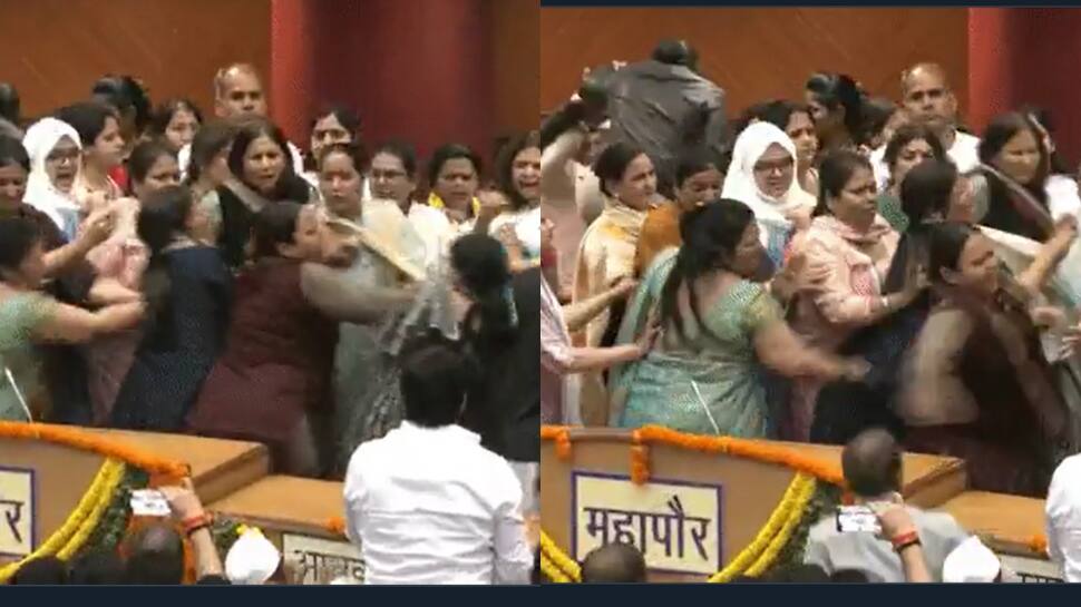 AAP, BJP Councillors Throw Boxes, Exchange Blows Amid Ruckus in MCD House - Watch