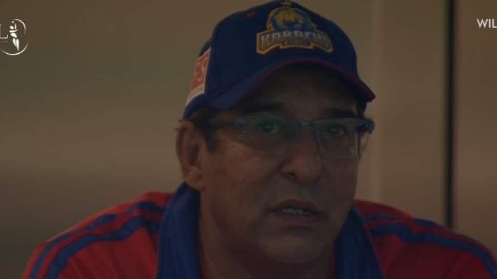 PSL 2023: ANGRY Wasim Akram Kicks Chairs After Karachi Kings Lose to Multan Sultans - Watch