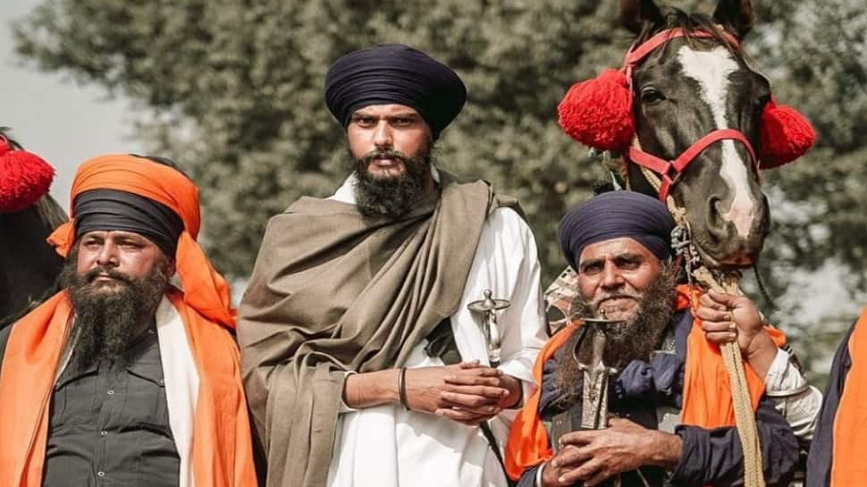 Who Is Amritpal Singh of 'Waris Punjab De'? 10 Things To Know About The Leader Whose Followers Stormed Police Barricades With Swords And Guns - Vimarsana News