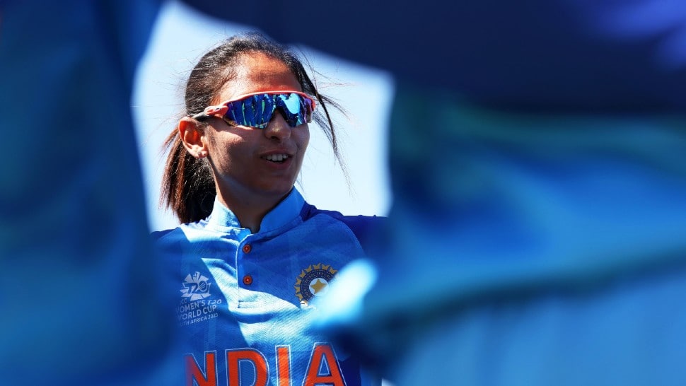 India captain Harmanpreet Kaur scored 65 off just 43 balls against Australia in the Commonwealth Games gold medal match but India lost the match. (Source: Twitter)