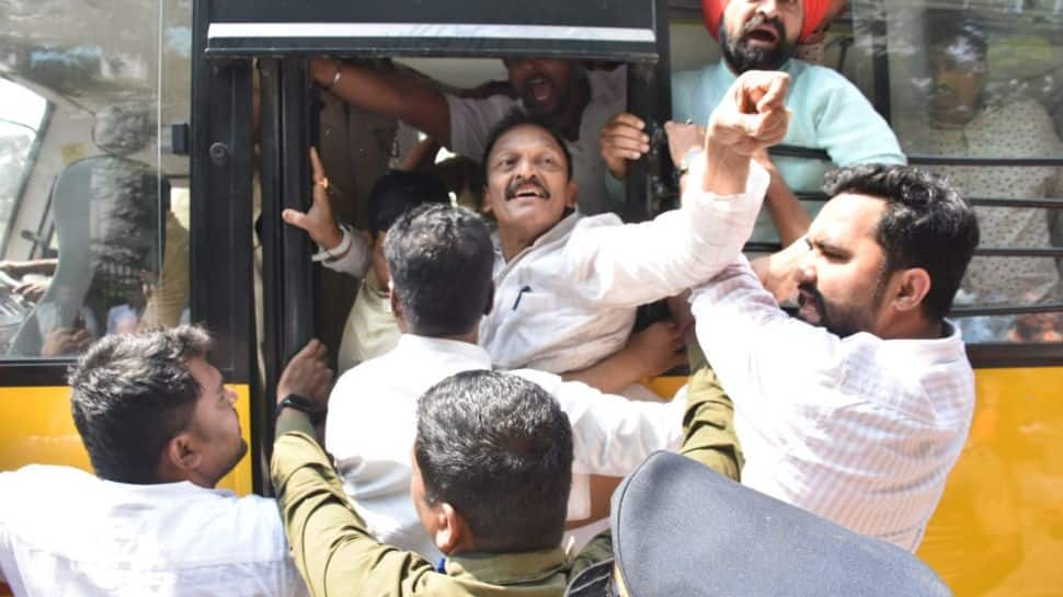 Watch: Congress Leaders, Protesting Against Adani Outside NSE, Detained By Mumbai Police