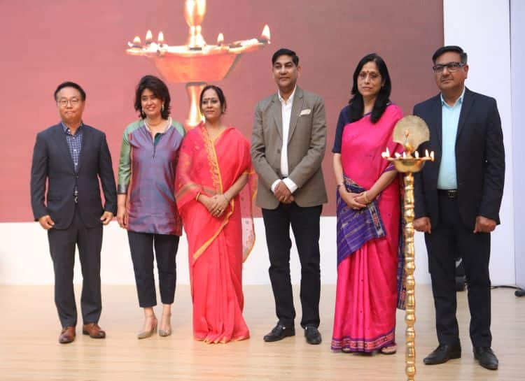 Indian Artists shine bright at the Inaugural Exhibition of  ‘Art For Hope 2023’ 