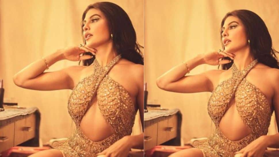 Jacqueline Fernandez Sizzles In Golden Sequined Thigh-High Slit Gown, Don't  Miss Her Hot Avatar: In Pics | News | Zee News