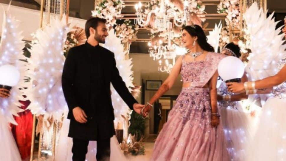 Amitabh Bachchan’s ‘Cheeni Kum’ Co-Star Swini Khara Gets Engaged In A Dreamy Ceremony- See Pics 