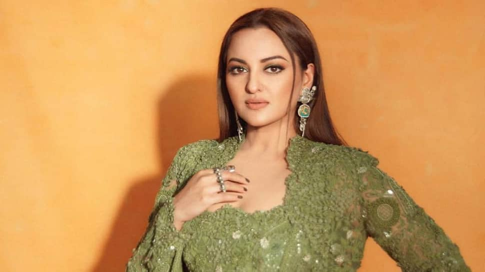 Sonakshi Sinha Joins The Star-Studded Cast Of &#039;Bade Miyan Chote Miyan&#039;