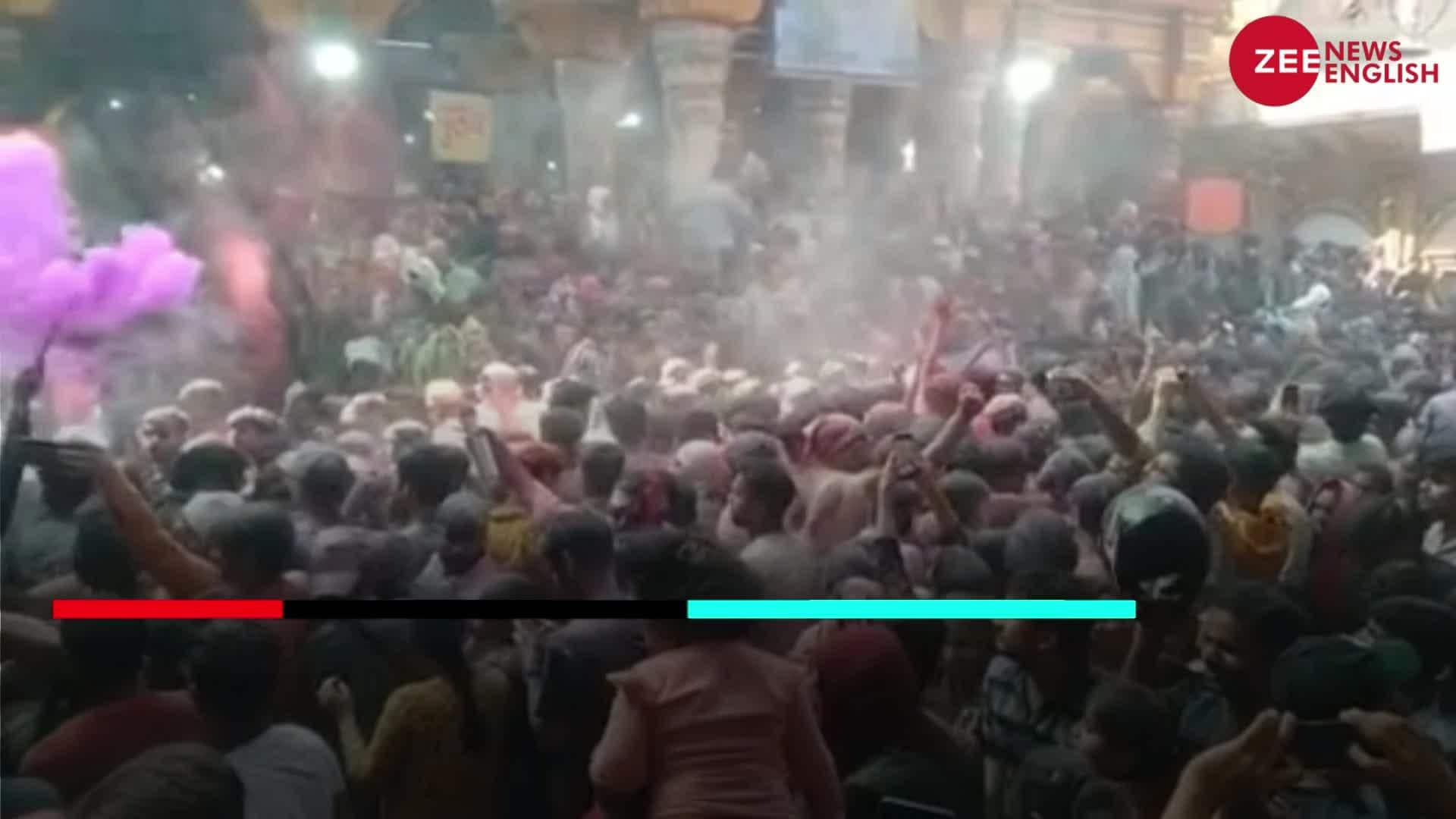 celebration of holi in banke bihari temple