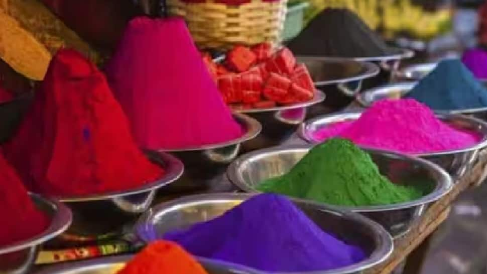 Holi 2023: How To Choose Skin-Friendly Gulaal This Festival Of Colours