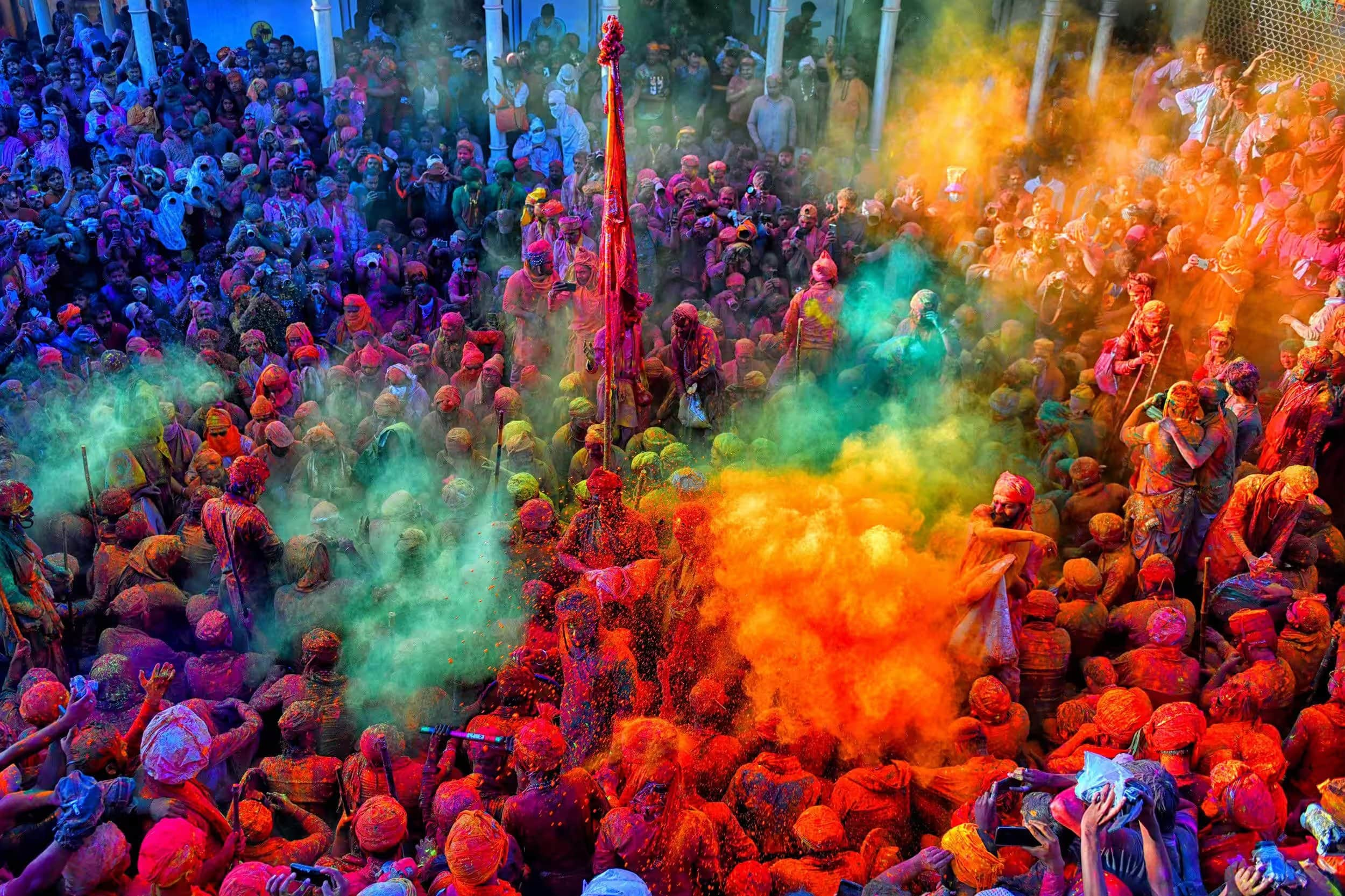 Atmanirbhar Bharat: Chinese Products Lose Market Share First Time In Holi With The Growth Of Indian Supply 