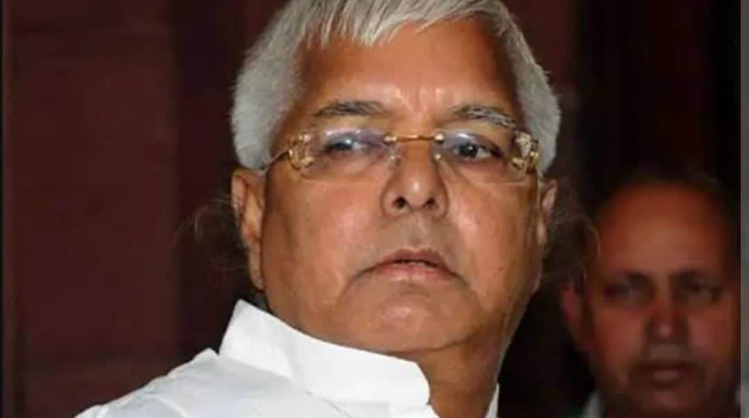 CBI Wishes &#039;Happy Holi&#039; to Lalu Yadav, RJD Supremo Offers &#039;Gujiya&#039;