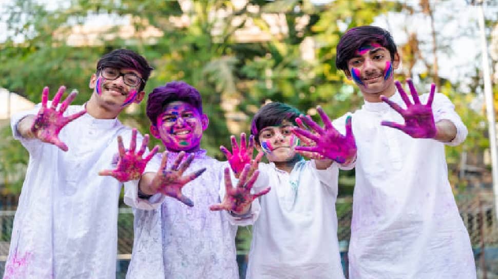 Holi 2023: Amid Flu Season, 5 Dos And Don’ts For Playing With Colours