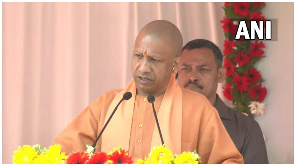 Yogi Adityanath Plays Holi At Gorakhnath Temple, Says &#039;No Class, Caste Divide In This Festival&#039;