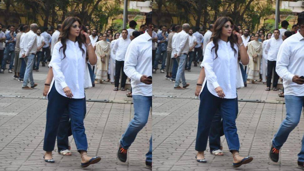 Shilpa Shetty Arrives at Funeral