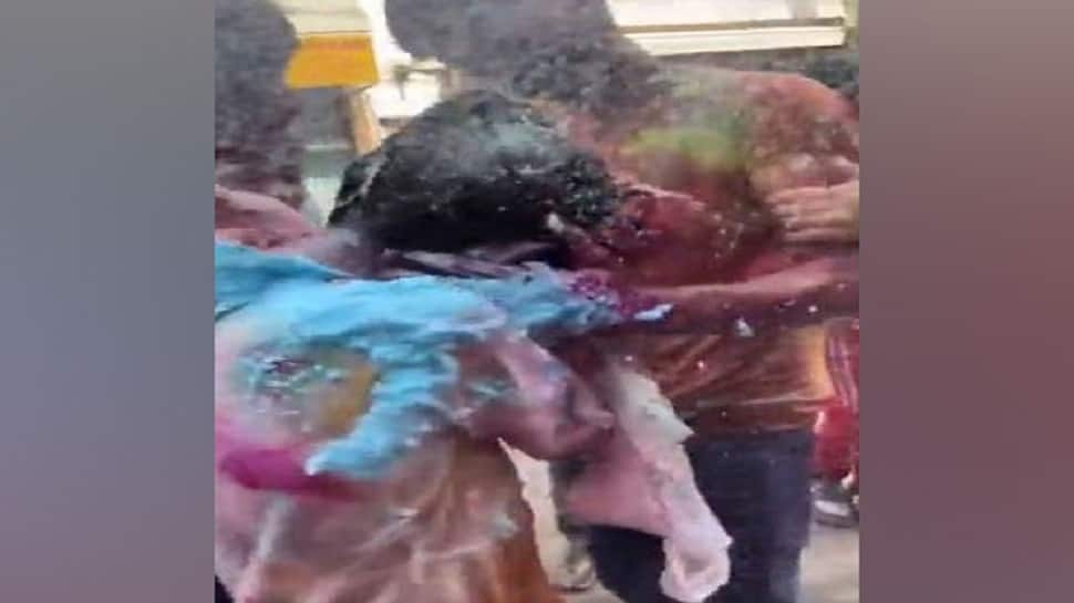 Delhi Police Launches Investigation In Japanese Girl’s Viral Holi Video, Says Clip Seems From Paharganj