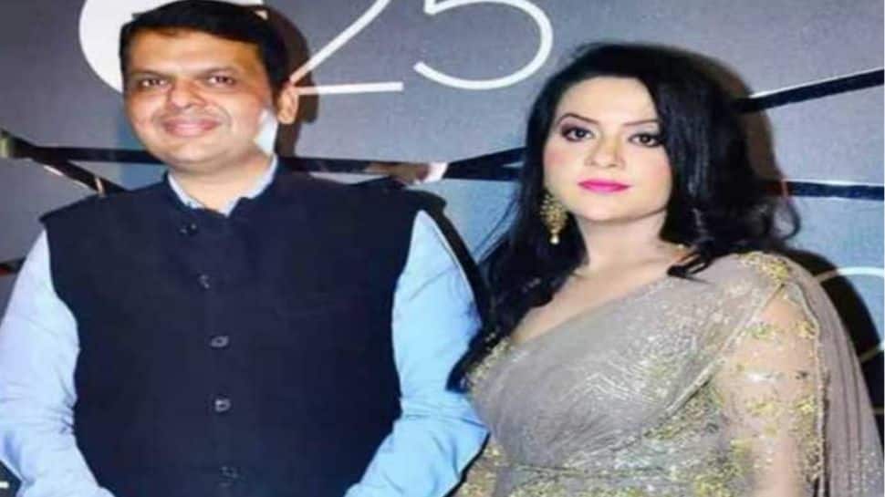 Devendra Fadnavis’ Wife Amruta Files FIR Against Designer For ‘Attempting To Bribe Her’