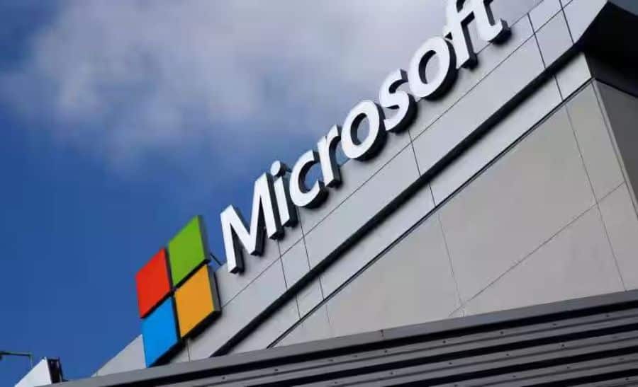 Read more about the article Clash Of Tech Titans: Microsoft Unveils AI Office Copilot In Fast-Moving Race With Google