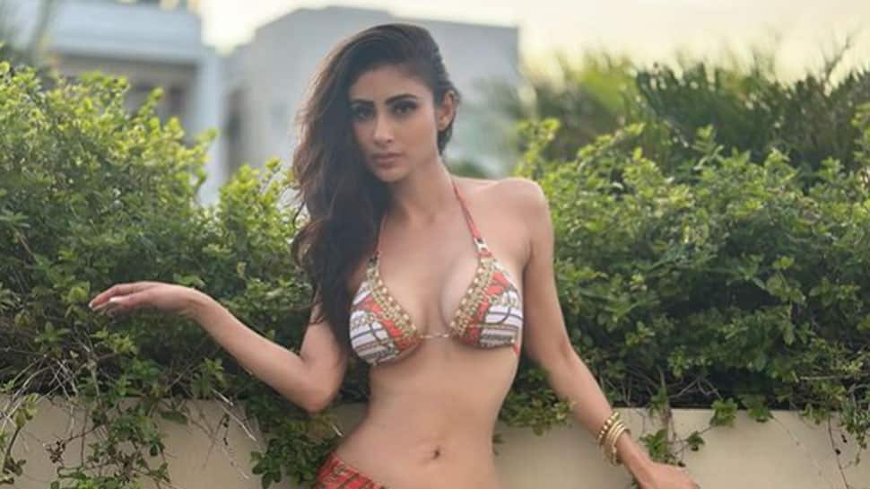 Mouni Roy Girl Sex - Mouni Roy Dances On Sidewalk In Bikini-Sarong, Flaunts Her Lean Body In  This Video | People News | Zee News