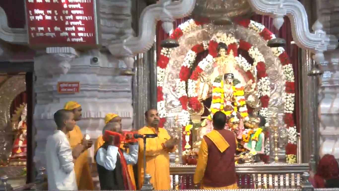 Chaitra Navratri 2023 Devotees Throng Temples In Delhi Himachal Pradesh To Offer Prayers To 2183