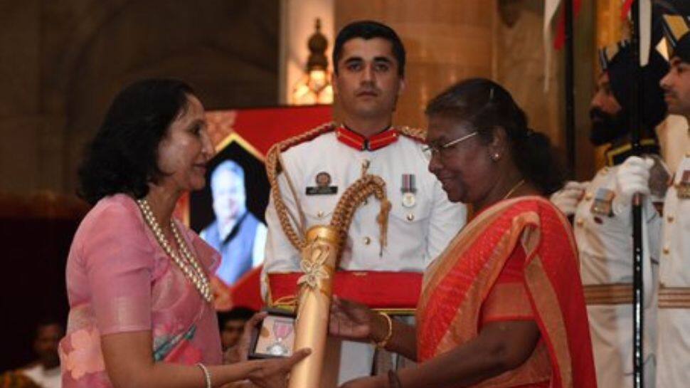 Investor Rakesh Jhunjhunwala Receives Padma Shri Posthumously; Kumar Mangalam Birla Receives Padma Bhushan