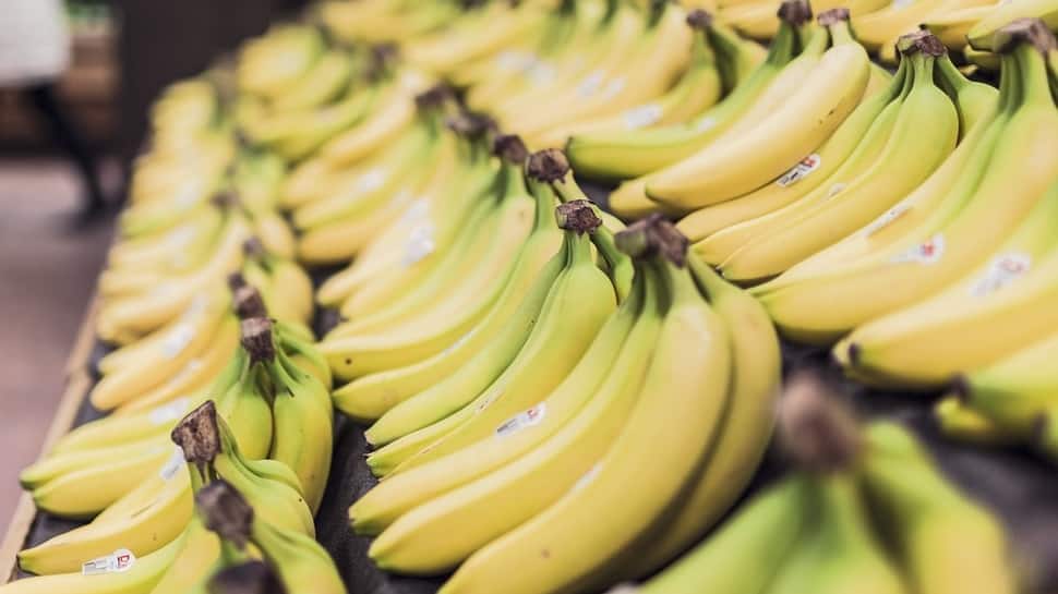 ‘Rs 500 Per Dozen’: Banana Prices Skyrocket In Debt-Strapped Pakistan