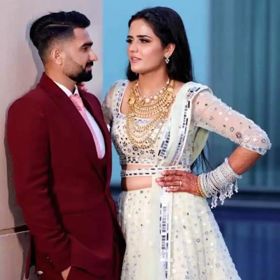 Gujarat Titans all-rounder Rahul Tewatia is married to Ridhi Pannu. Ridhi loves modelling and the couple tied the knot in November 2021. (Source: Twitter)