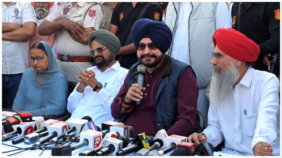 Navjot Singh Sidhu Slams AAP For His Security Cut-Down