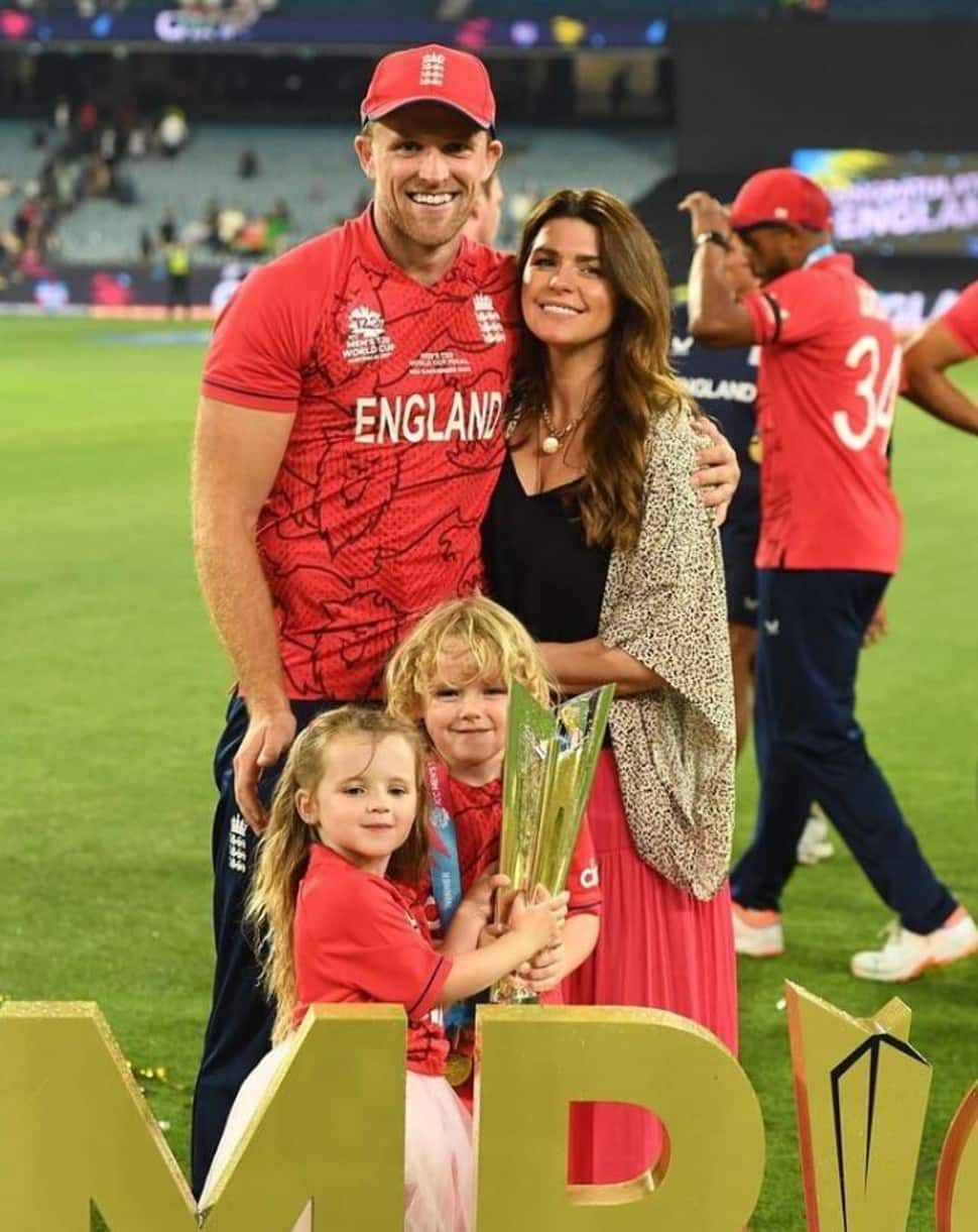 England and RCB all-rounder David Willey is married to Carolynne Good. She is an English singer-songwriter, actress and a former model. She is a founding member of the Carolynne Good Band. (Source: Instagram)