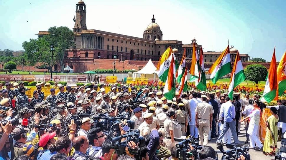 &#039;Tiranga March&#039; Boost To Opposition Unity, TMC, AAP, SP Share Stage With Congress