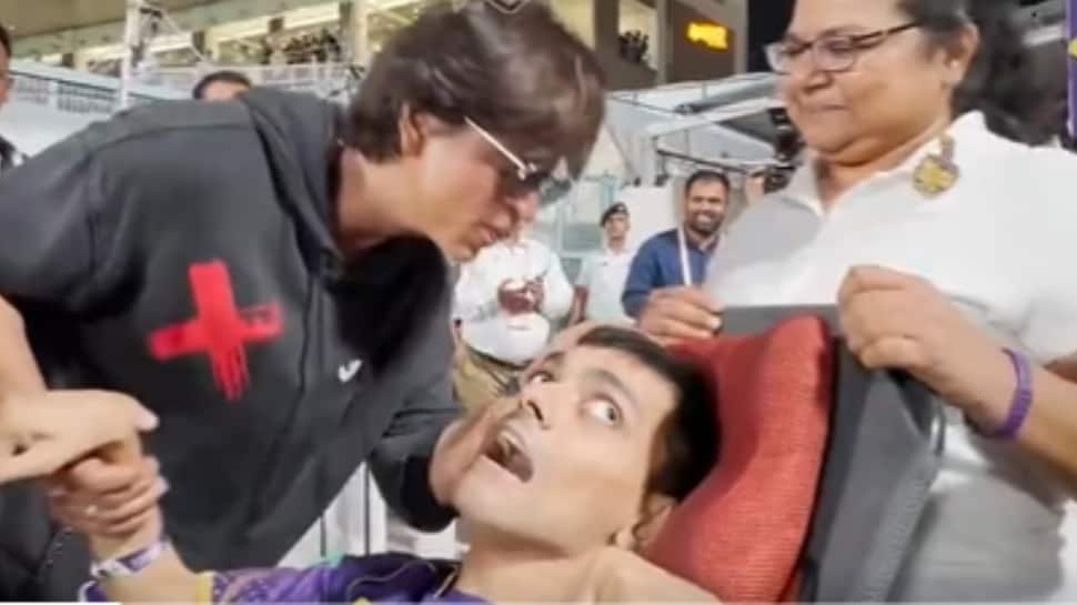 Shah Rukh Khan Meets KKR&#039;s Most Special And Die-Hard Fan Harshul After Win Over RCB - Watch