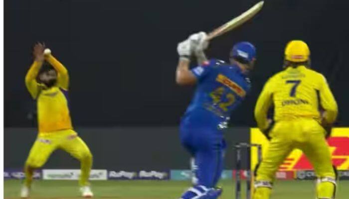 Watch: Ravindra Jadeja Takes No-Look Stunner To Dismiss Cameron Green, Saves Umpire From Getting Hit