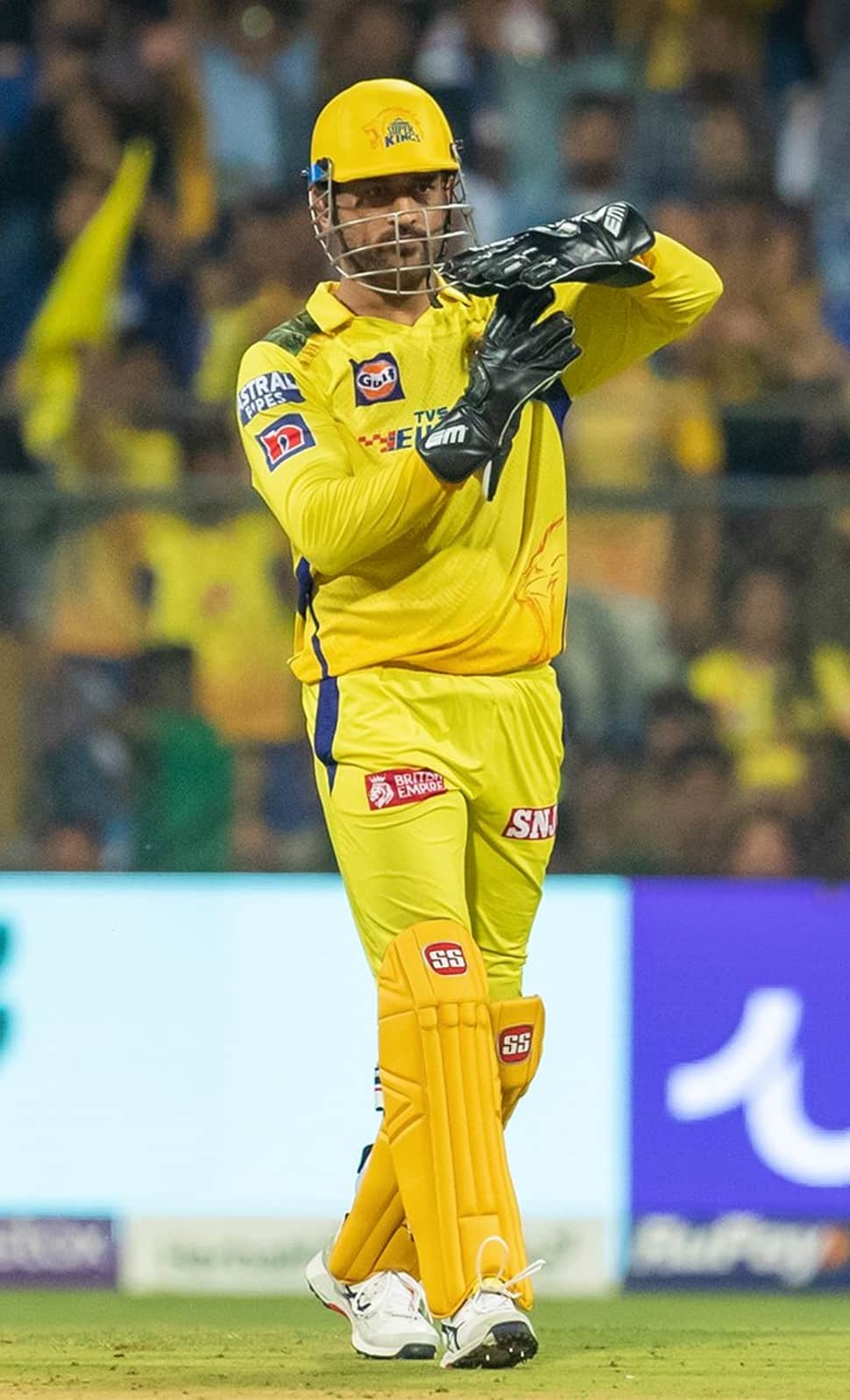 CSK skipper MS Dhoni became only the 5th Indian batter to score 5,000 runs in IPL. Dhoni currently has 5,004 runs from 237 matches. (Source: Twitter)