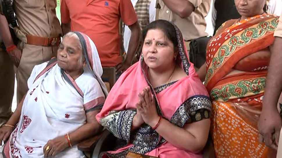 Asad Encounter: Umesh Pal&#039;s Mother Thanks CM Yogi Adityanath For Delivering Justice To Her Son