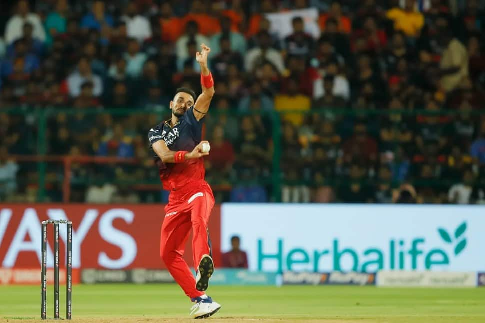 Royal Challengers Bangalore pacer Harshal Patel took 81 matches to claim 100 IPL scalps. (Photo: BCCI/IPL)