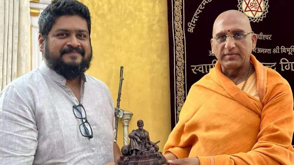 Director Om Raut Seeks Blessings Of Acharya Swami Avdeshanand Giri Ahead Of ‘Adipurush’ Release 