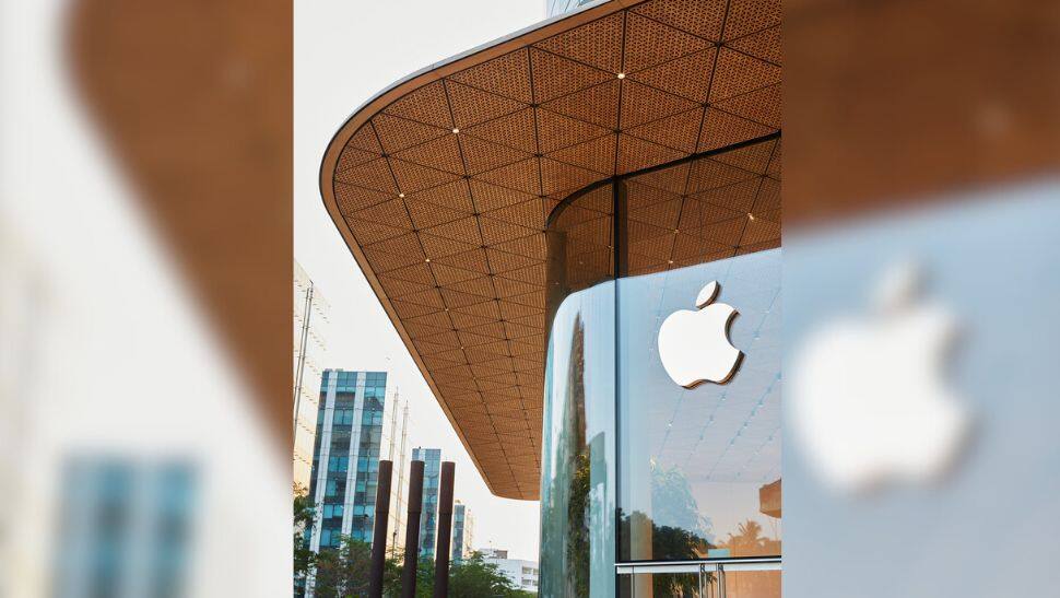 Apple Mumbai's (BKC) Store Pics